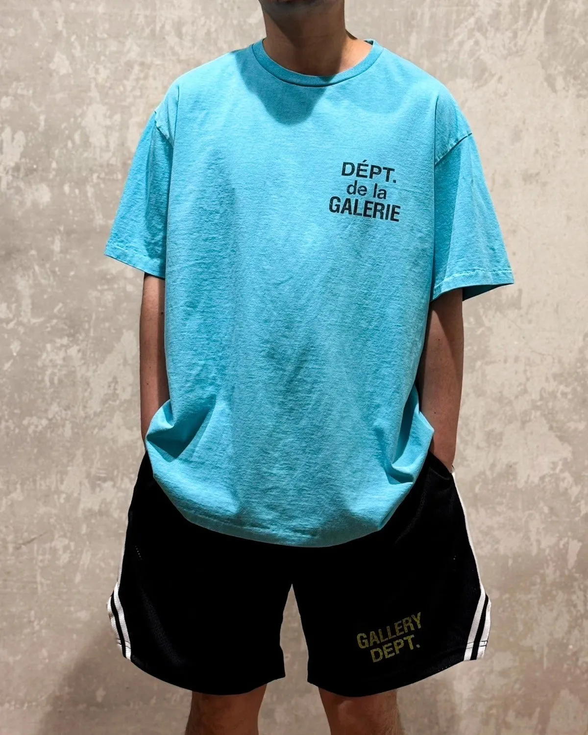 GALLERY DEPT. FRENCH TEE/LIGHT TEAL Lake Blue French Lake Blue S-XL Summer Dopamine Color American Retro Original Same OE Yarn Cone Fabric Garment Dyeing Printing Rewashed Water Distressing Simulates Natural Distressing Effect Correct Accessories Top Purchasing Level